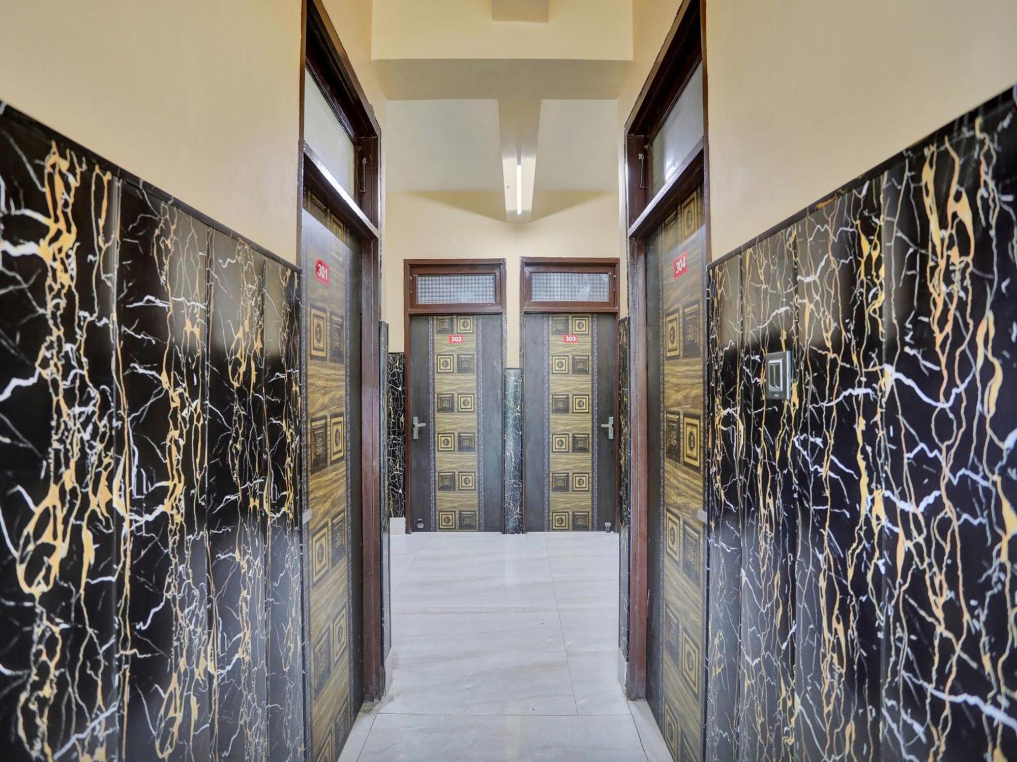 Chaya Hotel And Banquet Hall Kanpur Eksteriør billede